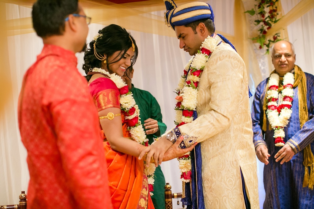 Hindu Temple wedding bride and groom