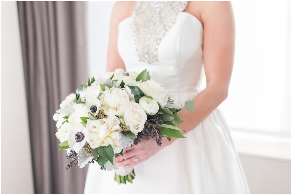  bride holding her bouquet 