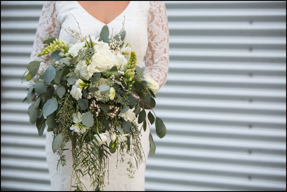  White bridal bouquet 