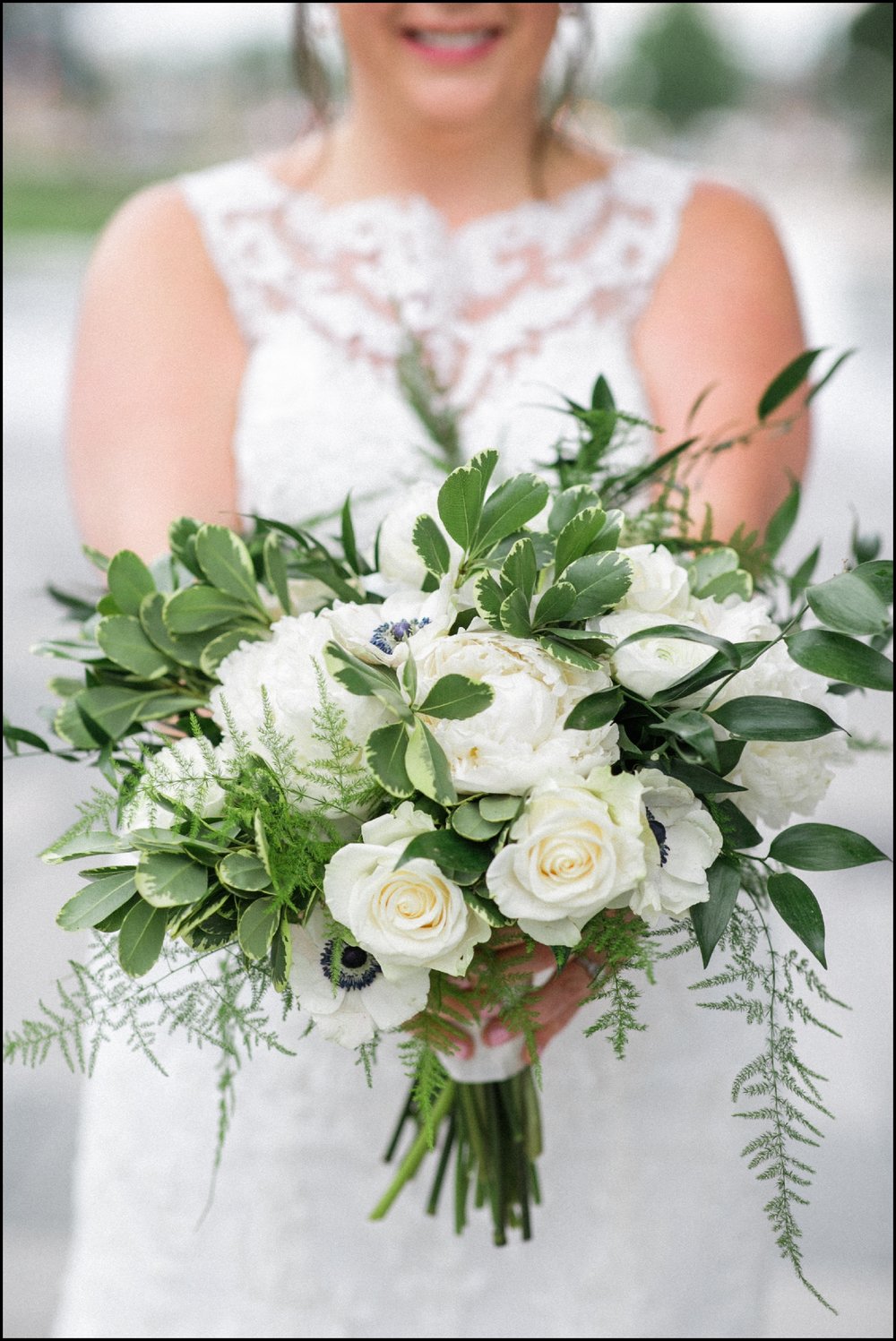  Bride holding her wedding bouquet 