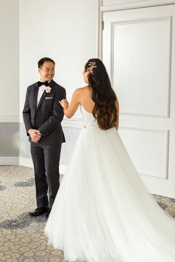 Chicago Bride & Groom's First Look 