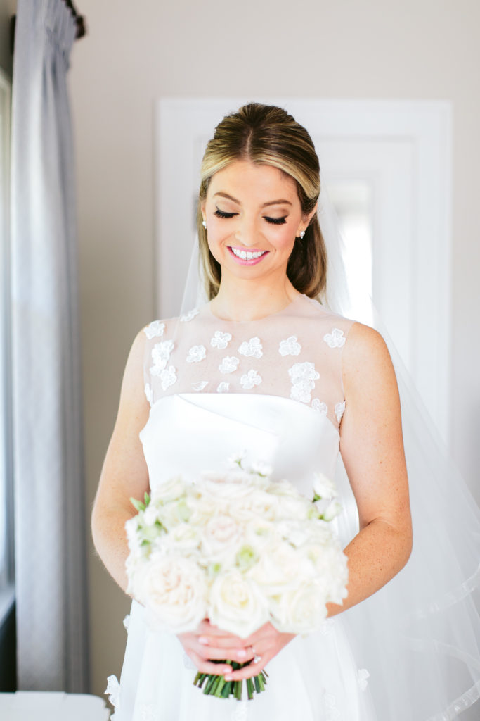 Beautiful bride with a bouquet of flowers